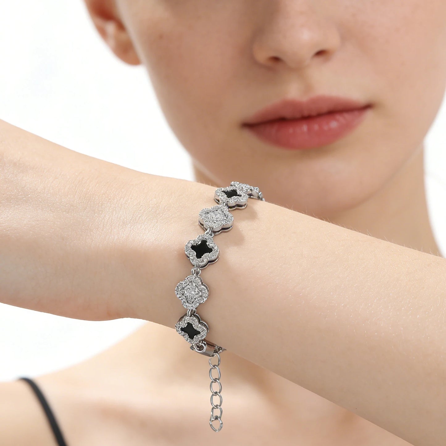 UWIN Full Iced Out CZ 4 Leaf Clover Bracelet Designer Adjustable Black Clover CZ Bracelet for Women Wholesale In Stock Jewelry