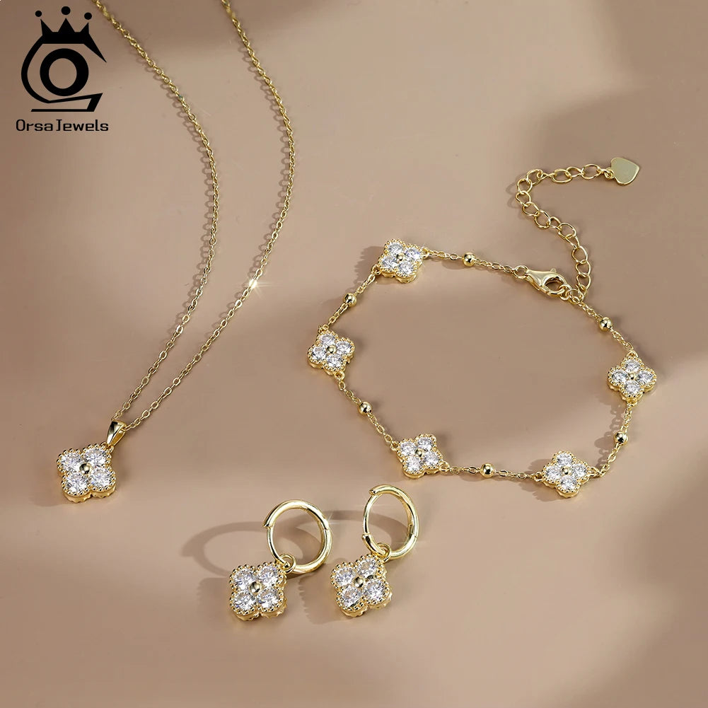 ORSA JEWELS Exquisite 925 Sterling Silver Four-leaf Clover D Color Moissanite Pendant Necklace for Women Wedding Jewelry MON14