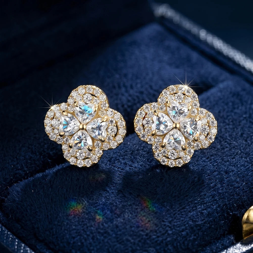ORSA JEWELS Exquisite 925 Sterling Silver Clover Moissanite Earrings for Women D Color VVS Moissanite Diamand Jewelry MOE22