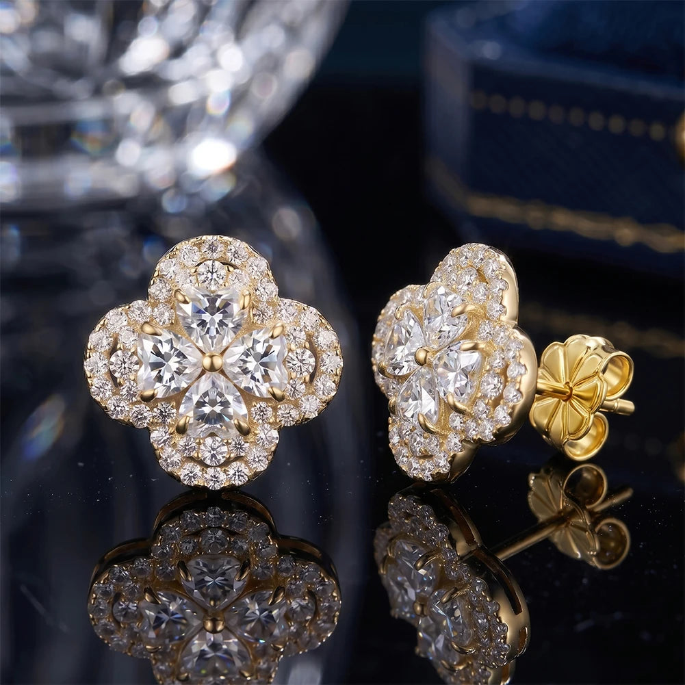 ORSA JEWELS Exquisite 925 Sterling Silver Clover Moissanite Earrings for Women D Color VVS Moissanite Diamand Jewelry MOE22