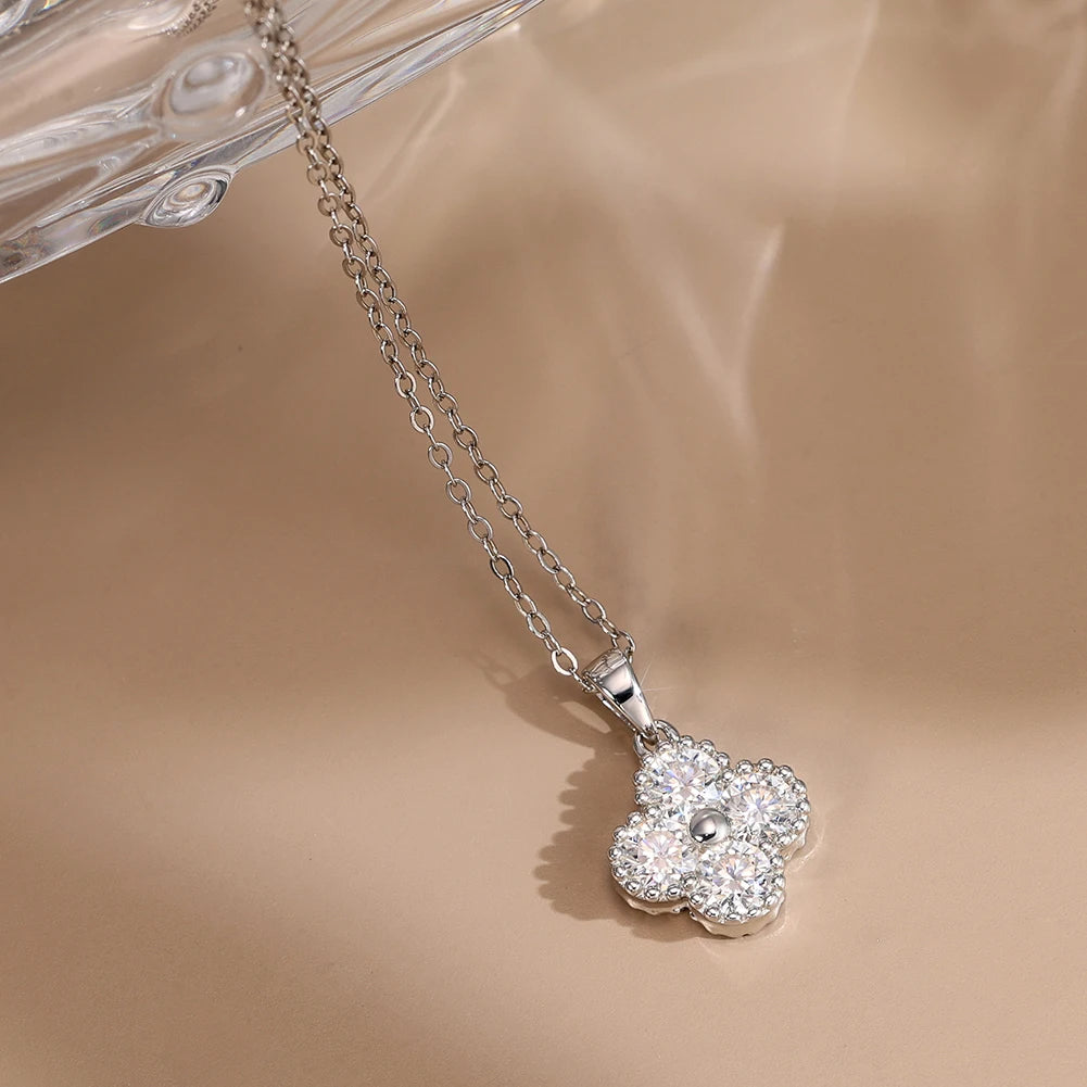 ORSA JEWELS Exquisite 925 Sterling Silver Four-leaf Clover D Color Moissanite Pendant Necklace for Women Wedding Jewelry MON14