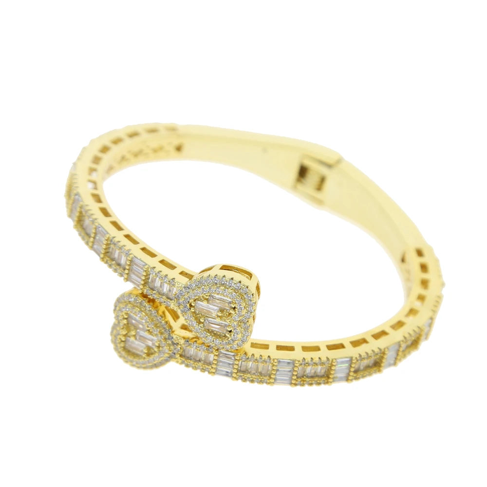 THE SOFT LIFE CUFF