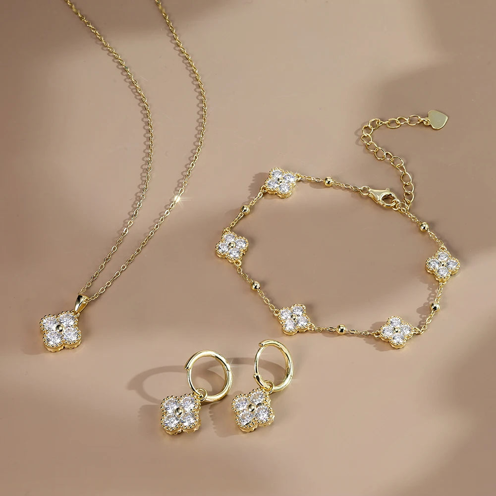 ORSA JEWELS Exquisite 925 Sterling Silver Four-leaf Clover D Color Moissanite Pendant Necklace for Women Wedding Jewelry MON14