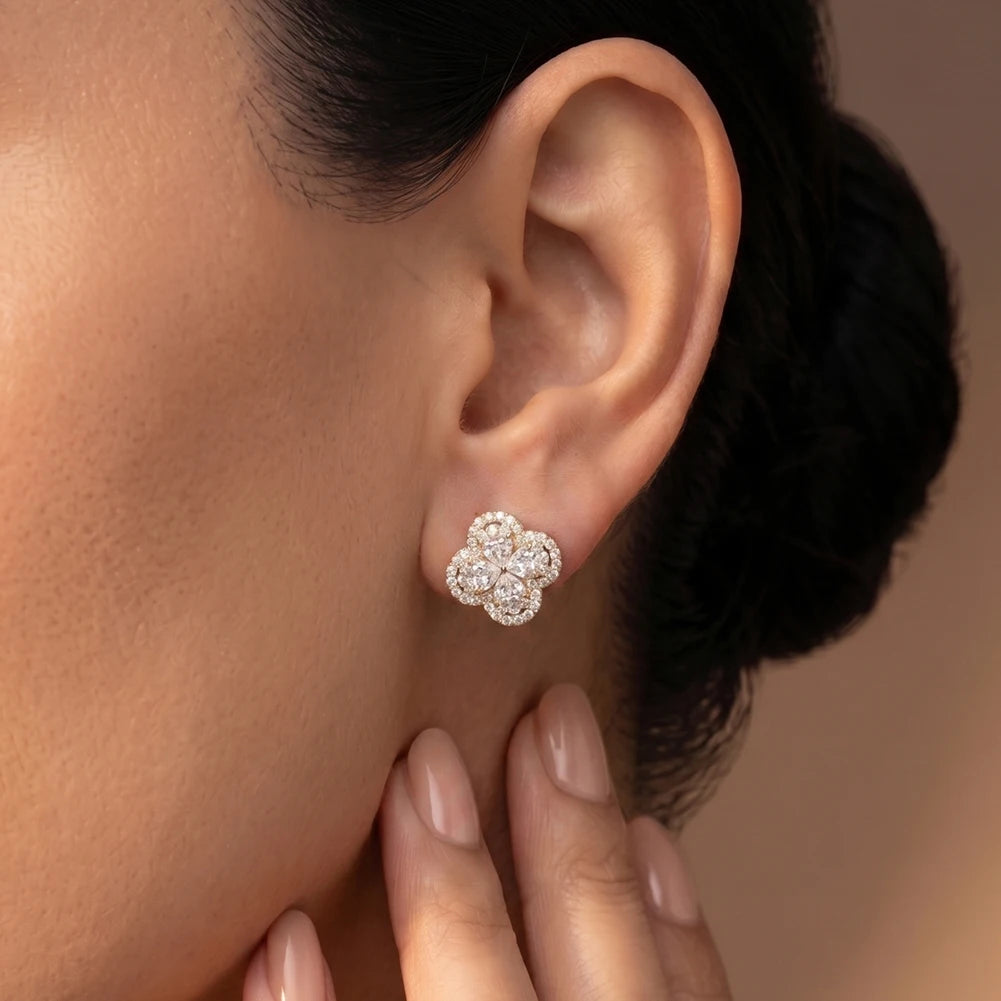 ORSA JEWELS Exquisite 925 Sterling Silver Clover Moissanite Earrings for Women D Color VVS Moissanite Diamand Jewelry MOE22