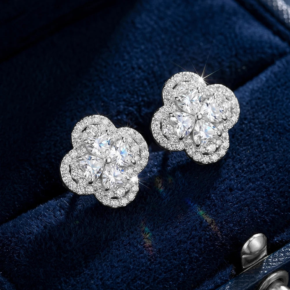 ORSA JEWELS Exquisite 925 Sterling Silver Clover Moissanite Earrings for Women D Color VVS Moissanite Diamand Jewelry MOE22