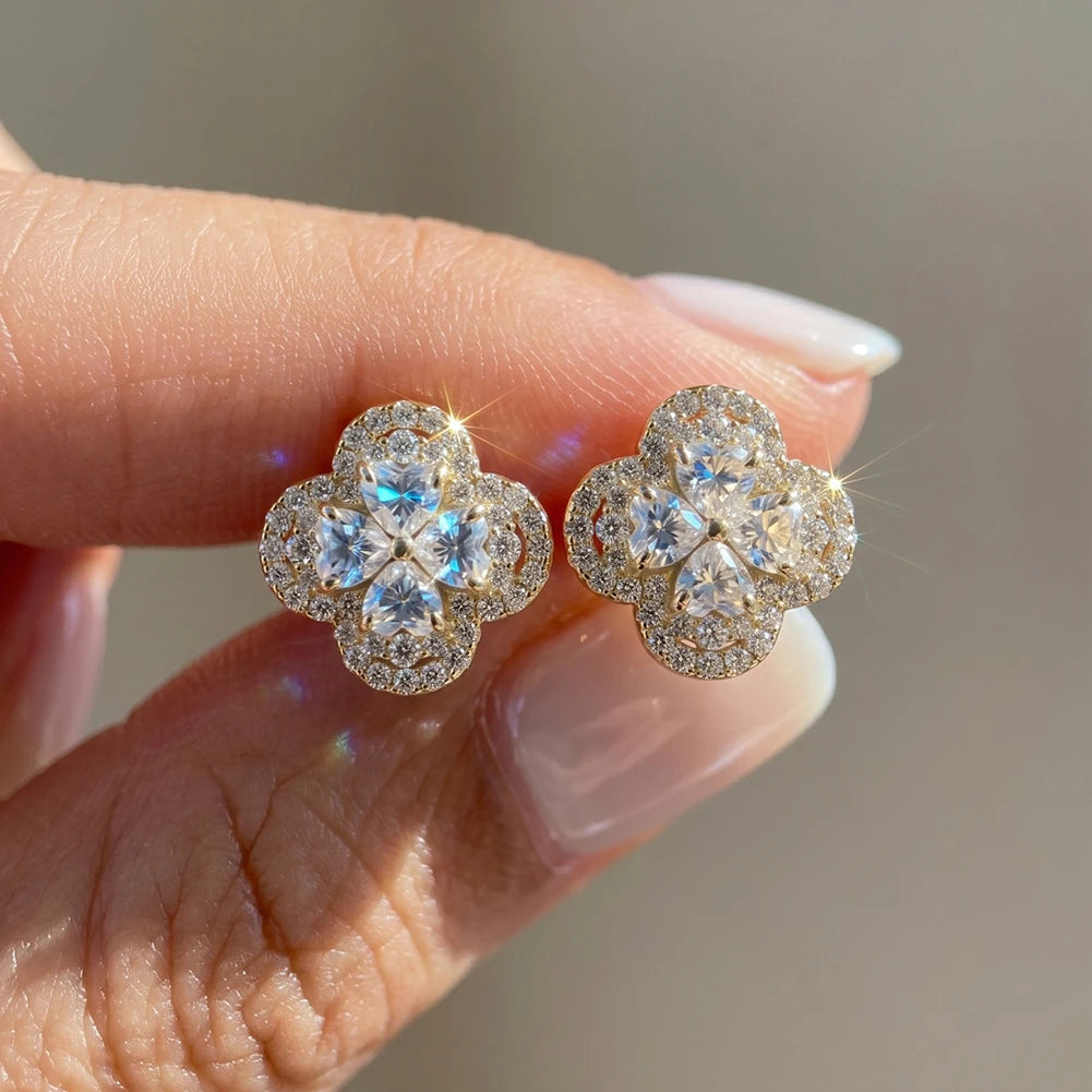 ORSA JEWELS Exquisite 925 Sterling Silver Clover Moissanite Earrings for Women D Color VVS Moissanite Diamand Jewelry MOE22